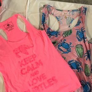 2 Tank tops like new